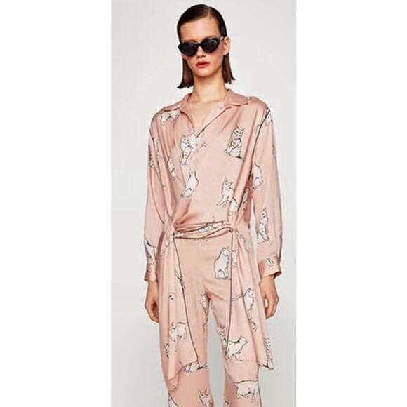 Zara cat print silky ‘fashion pajama’ blogger favorite blouse top, size small - Picture 1 of 16